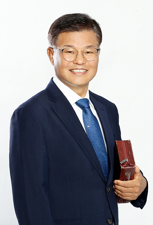 박재신 목사1.jpg