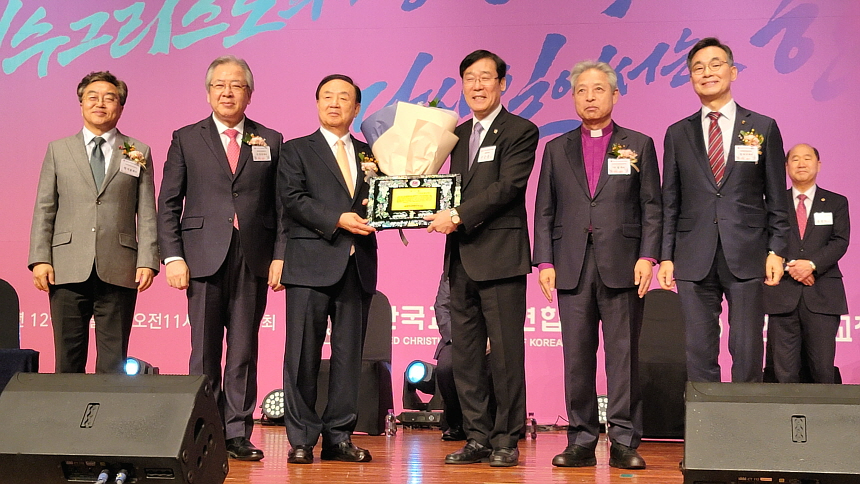 s860권순웅 목사.jpg