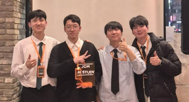 665 4명.jpg