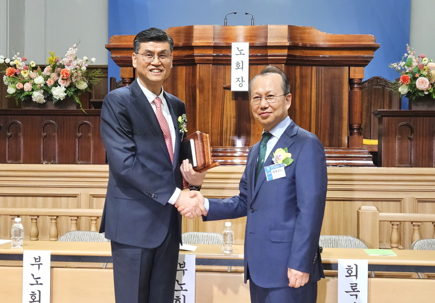 875 고퇴 2명.jpg