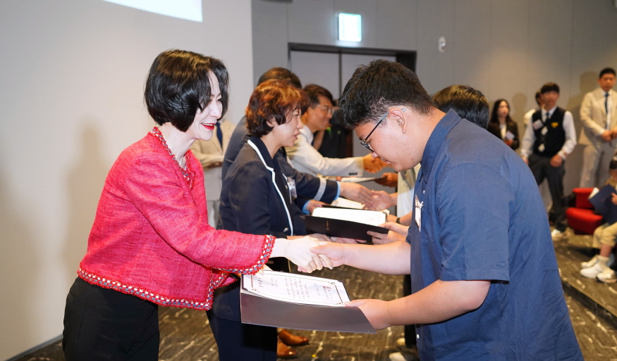 1.875 수여식1.jpg