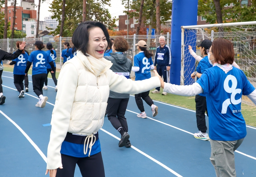 875 하이파이브.jpg