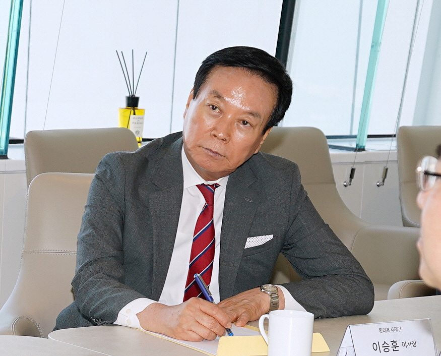 875 롯데복지재단 이승훈 전 이사장.jpg