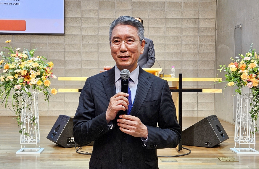 875 김성근 목사2.jpg