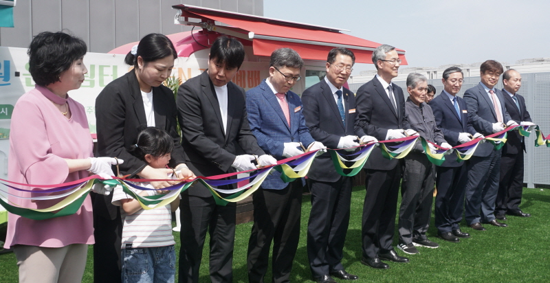 800 테이프 커팅.jpg